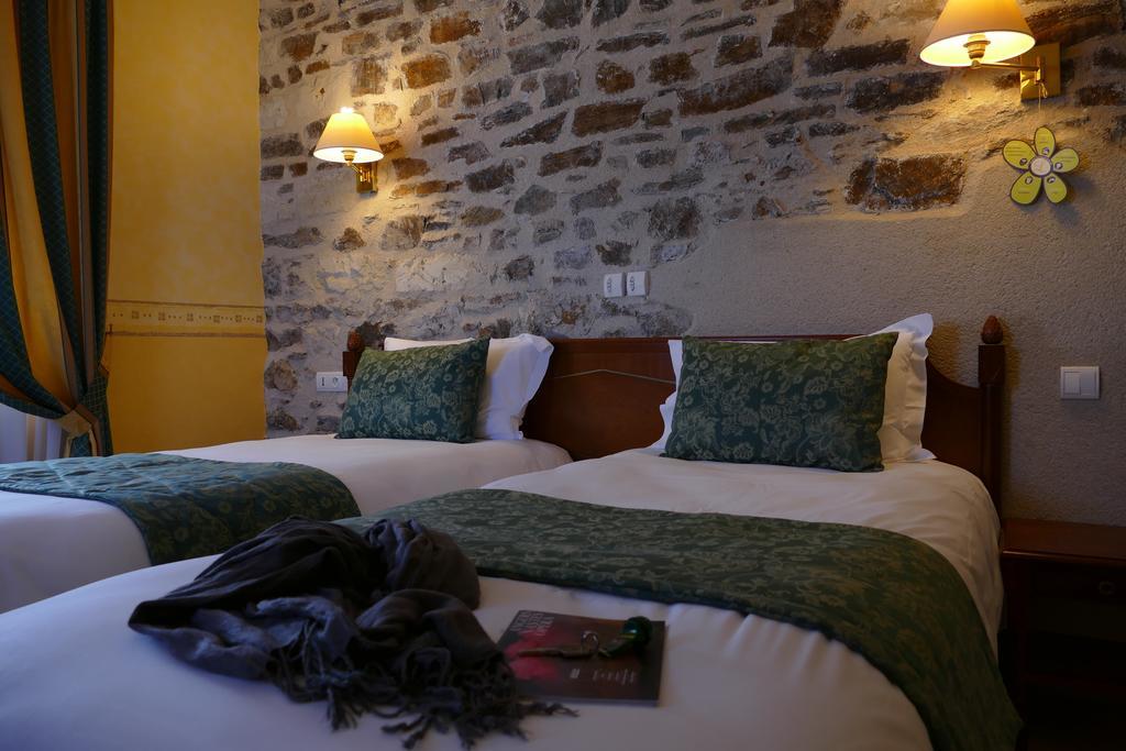 Logis Hotels Le Champalud Restaurant La Citadelle Oree-d'Anjou الغرفة الصورة