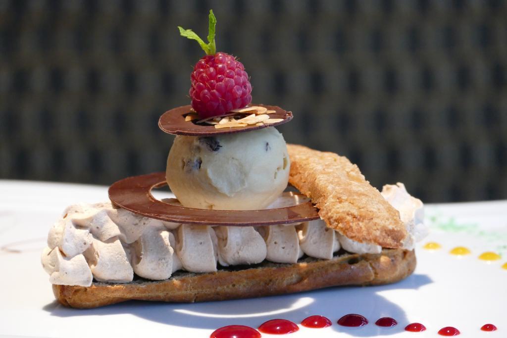 Logis Hotels Le Champalud Restaurant La Citadelle Oree-d'Anjou المظهر الخارجي الصورة