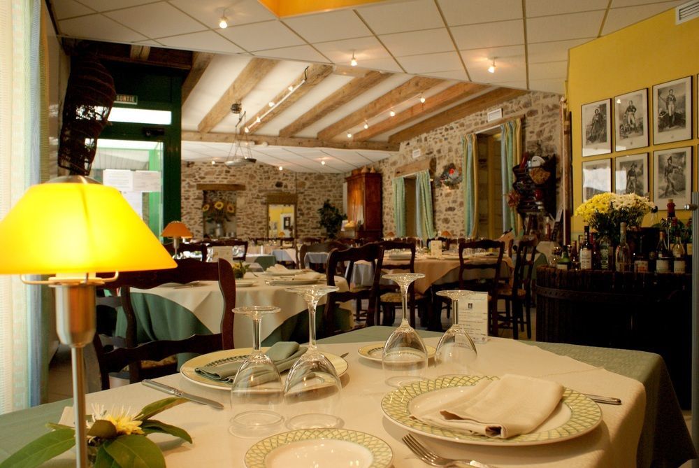 Logis Hotels Le Champalud Restaurant La Citadelle Oree-d'Anjou المظهر الخارجي الصورة