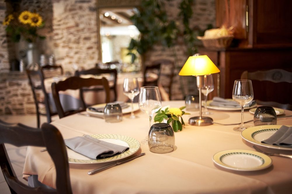Logis Hotels Le Champalud Restaurant La Citadelle Oree-d'Anjou المظهر الخارجي الصورة