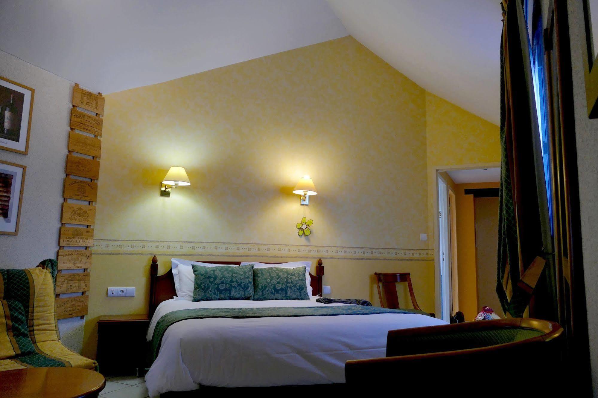 Logis Hotels Le Champalud Restaurant La Citadelle Oree-d'Anjou المظهر الخارجي الصورة