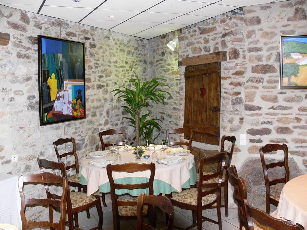 Logis Hotels Le Champalud Restaurant La Citadelle Oree-d'Anjou المظهر الخارجي الصورة